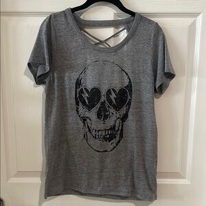 Chaser Gray Skull Graphic Women's Top Medium GUC